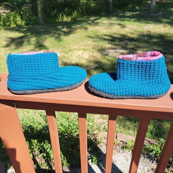 Cuddle Duds Knit Slipper booties with Rubber Non Slip Soles, Sz Medium 7-8 - Picture 3 of 6